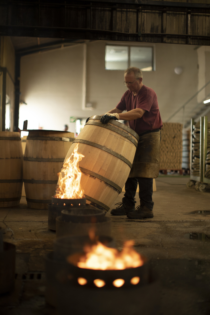 Cave à Vin En Chêne Massif, Forme Barrique, Capacité 15 Bouteilles